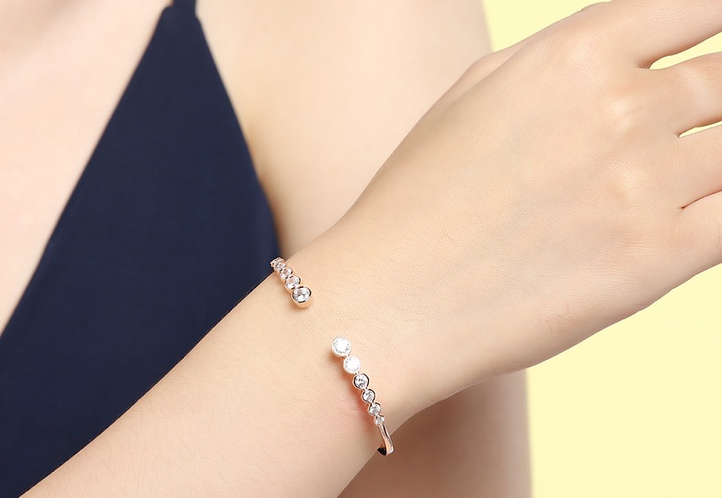 Chi tiết đ&iacute;nh đ&aacute; sang trọng, tinh tế